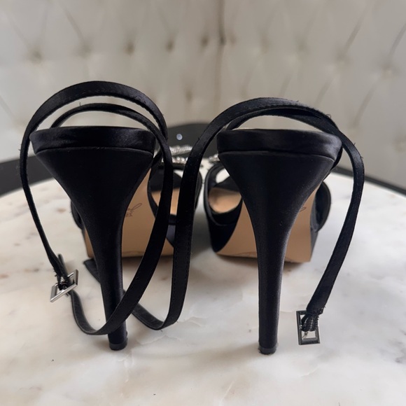 Jewel Badgley Mischka Black and Silver Bow Heels - Picture 4 of 4